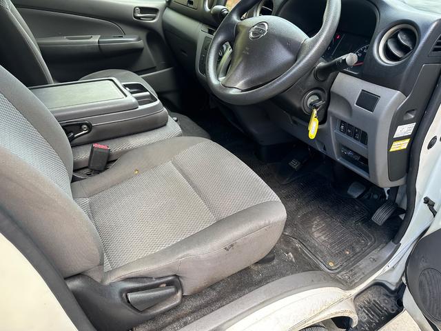 NV350キャラバンバン ロングDXターボ AC PS PW 社外ナビ(18枚目)