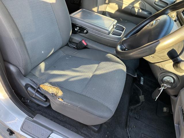 NV350キャラバンバン ロングDXターボ AC PS PW ナビ Bカメラ(17枚目)