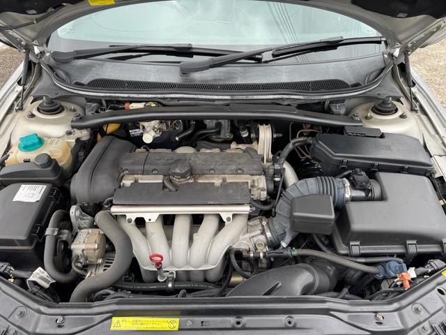 V70 2.4 ディーラー車/サンルーフ/ブラックレザーシート/パワーシート/シートヒーター/キセノンライト/キーレス/純正アルミ(50枚目)