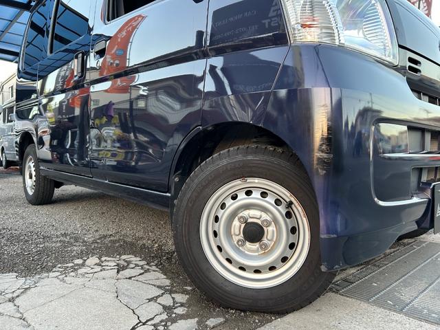ハイゼットカーゴ ＤＸ　平成２９年式・走行距離２５０００ｋｍ・７インチナビ・ＥＴＣ車載器・ルーフキャリア・タイヤ残あり・マニュアルヒーター・マニュアルエアコン・キーレス・エアバック・リクライニングシート・１カ月無償保証（23枚目）
