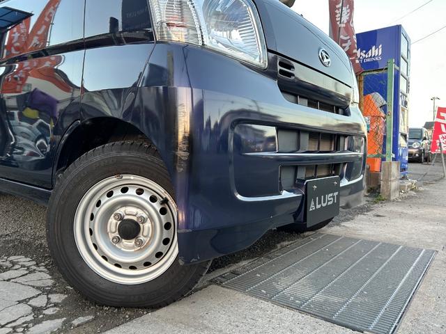 ハイゼットカーゴ ＤＸ　平成２９年式・走行距離２５０００ｋｍ・７インチナビ・ＥＴＣ車載器・ルーフキャリア・タイヤ残あり・マニュアルヒーター・マニュアルエアコン・キーレス・エアバック・リクライニングシート・１カ月無償保証（24枚目）