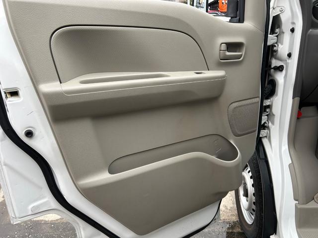 ＮＶ１００クリッパーバン ＤＸ　平成２７年式・走行距離５７０００ｋｍ・７インチナビゲーション・テレビ・ＴＶ・Ｂｌｕｅｔｏｏｔｈ・ラジオ・バックカメラ・ＥＴＣ車載器・ＣＦカーゴマット・キーレス・パワステ・マニュアルエアコン・ヒーター（41枚目）