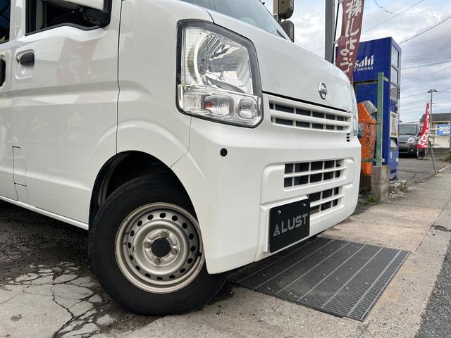 ＮＶ１００クリッパーバン ＤＸ　ＧＬセーフティパッケージ　令和１年式・走行距離８４０００ｋｍ・事業用登録可・キーレス・オーバーヘッドシェルフ・衝突軽減ブレーキ・電動格納式ドアミラー・パワーウィンドウ・リクライニングシート・クリアランスソナー・１カ月無償保証（17枚目）