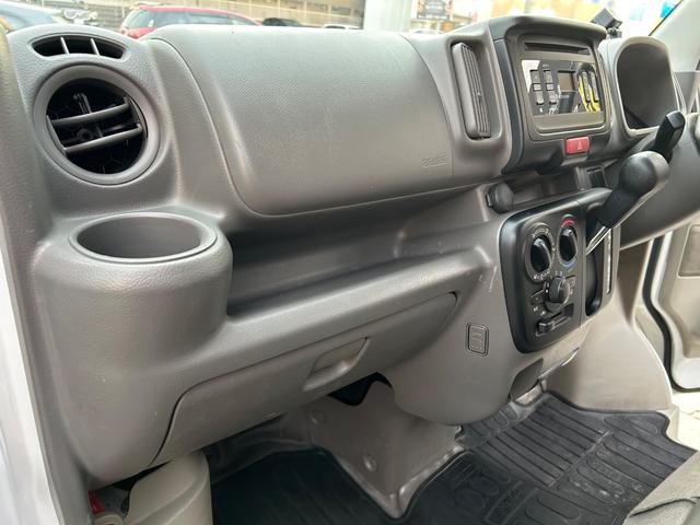 ＮＶ１００クリッパーバン ＤＸ　ＧＬセーフティパッケージ　令和１年式・走行距離８４０００ｋｍ・事業用登録可・キーレス・オーバーヘッドシェルフ・衝突軽減ブレーキ・電動格納式ドアミラー・パワーウィンドウ・リクライニングシート・クリアランスソナー・１カ月無償保証（39枚目）