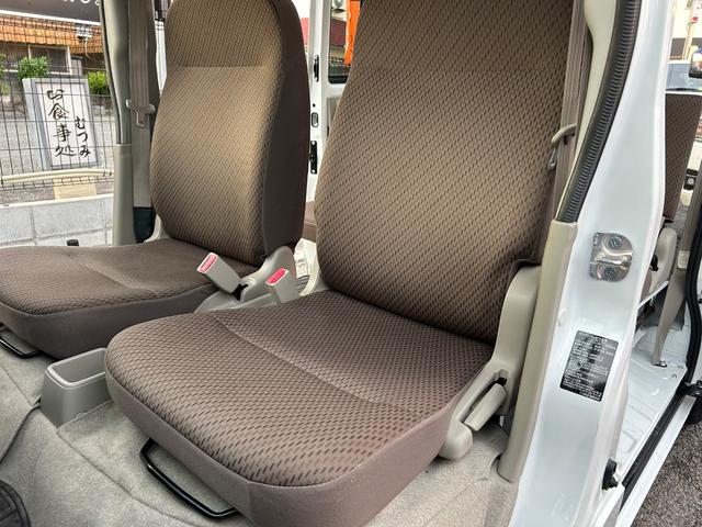 ＮＶ１００クリッパーバン ＤＸ　ＧＬセーフティパッケージ　令和１年式・走行距離８４０００ｋｍ・事業用登録可・キーレス・オーバーヘッドシェルフ・衝突軽減ブレーキ・電動格納式ドアミラー・パワーウィンドウ・リクライニングシート・クリアランスソナー・１カ月無償保証（50枚目）