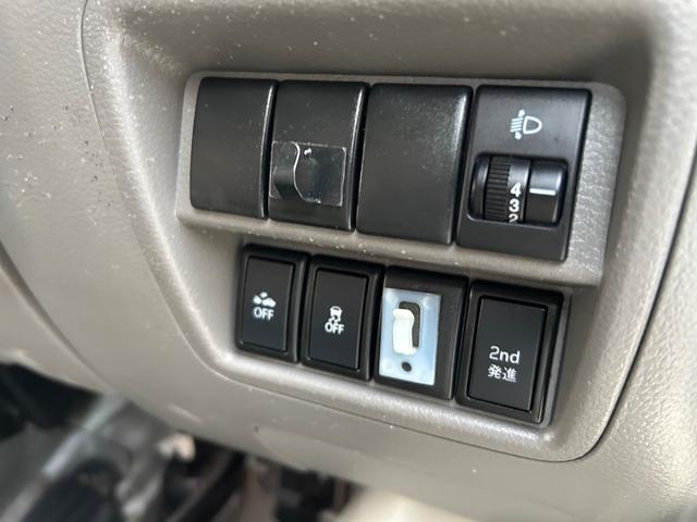ＮＶ１００クリッパーバン ＤＸ　ＧＬエマージェンシーブレーキパッケージ　平成２９年式・走行距離７９０００ｋｍ・７インチナビゲーション・ＴＶ・テレビ・バックカメラ・ＥＴＣ車載器・事業用登録可・キーレスエントリー・パワーウィンドウ・パワステ・助手席側エアバック・１カ月無償保証（41枚目）