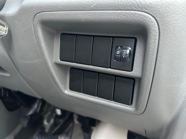 エブリイ ＰＡリミテッド　令和１年式・走行距離８６０００ｋｍ・事業用登録可・集中ドアロックキット・オーバーヘッドシェルフ・パワステ・マニュアルエアコン・マニュアルヒーター・リクライニングシート・フルフラット・１カ月無償保証（29枚目）