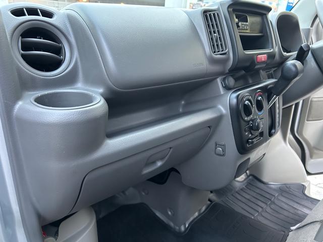 エブリイ ＰＡリミテッド　令和１年式・走行距離８６０００ｋｍ・事業用登録可・集中ドアロックキット・オーバーヘッドシェルフ・パワステ・マニュアルエアコン・マニュアルヒーター・リクライニングシート・フルフラット・１カ月無償保証（35枚目）