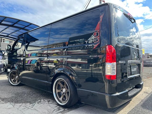 ハイエースバン スーパーGL ダークプライムII カスタムカー・令和4年式・87000km・7インチナビゲーション・フルセグTV・Bluetooth・バックカメラ・ESSEXフロントリップ・オーバーフェンダー・タイヤ・ホイール・ローダウンバッドパネル(66枚目)