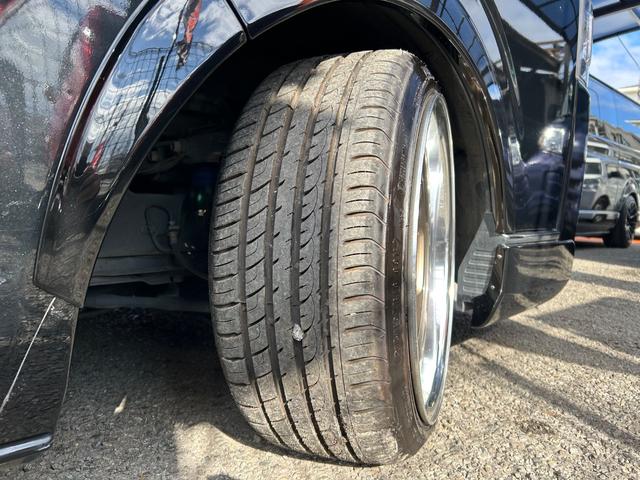 ハイエースバン スーパーGL ダークプライムII カスタムカー・令和4年式・87000km・7インチナビゲーション・フルセグTV・Bluetooth・バックカメラ・ESSEXフロントリップ・オーバーフェンダー・タイヤ・ホイール・ローダウンバッドパネル(78枚目)