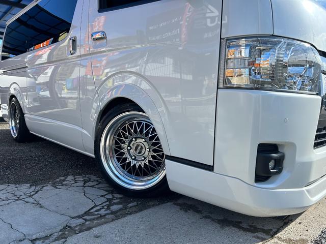 ハイエースバン スーパーGL ダークプライムII カスタムカー・令和4年式・走行距離101000km・新品タイヤ・ホイール・ENCM-18ハイパーグロス・ローダウン・車中泊ベッドキット・7インチナビゲーション・フルセグTV・バックカメラ・デジミラ(13枚目)