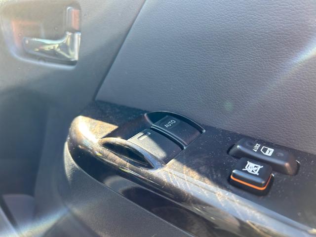 ハイエースバン スーパーGL ダークプライムII カスタムカー・令和4年式・走行距離101000km・新品タイヤ・ホイール・ENCM-18ハイパーグロス・ローダウン・車中泊ベッドキット・7インチナビゲーション・フルセグTV・バックカメラ・デジミラ(28枚目)