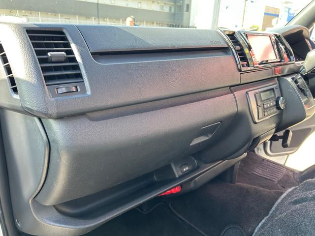 ハイエースバン スーパーGL ダークプライムII カスタムカー・令和4年式・走行距離101000km・新品タイヤ・ホイール・ENCM-18ハイパーグロス・ローダウン・車中泊ベッドキット・7インチナビゲーション・フルセグTV・バックカメラ・デジミラ(41枚目)