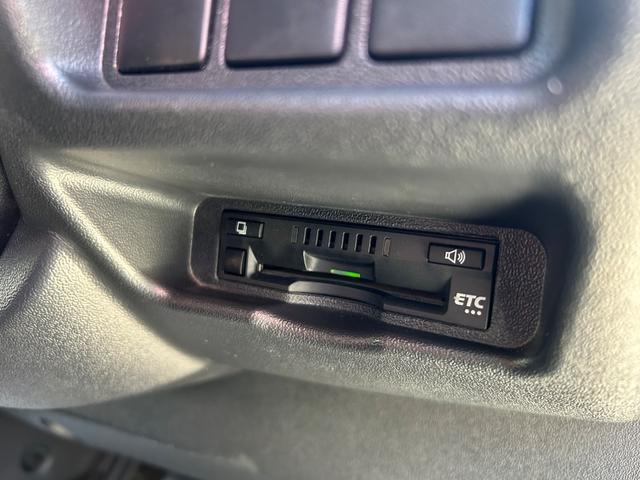 ハイエースバン スーパーGL ダークプライムII 令和3年式・61000km・新品ホイール・EF-19・バッドパネル・ローダウン・フロントスポイラー・シートカバー・7インチナビ・バックカメラ・ETC車載器・車中泊ベッドキット・無償保証(37枚目)