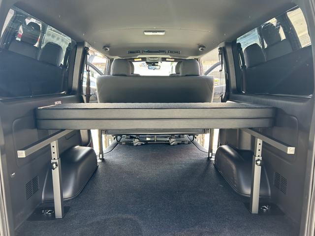 ハイエースバン スーパーGL ダークプライムII 令和3年式・61000km・新品ホイール・EF-19・バッドパネル・ローダウン・フロントスポイラー・シートカバー・7インチナビ・バックカメラ・ETC車載器・車中泊ベッドキット・無償保証(52枚目)