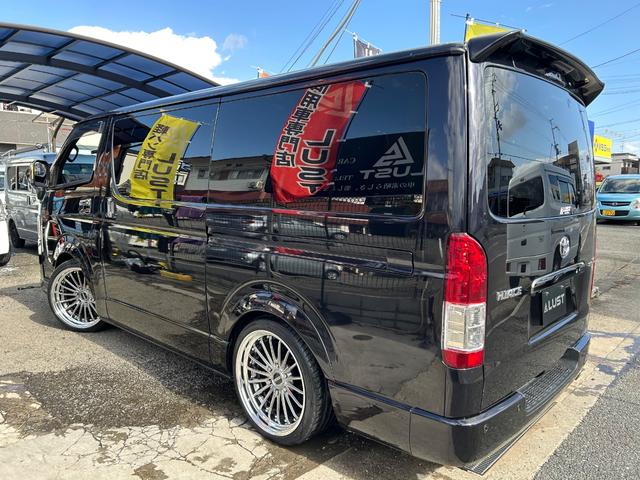 ハイエースバン スーパーGL ダークプライムII 令和3年式・61000km・新品ホイール・EF-19・バッドパネル・ローダウン・フロントスポイラー・シートカバー・7インチナビ・バックカメラ・ETC車載器・車中泊ベッドキット・無償保証(64枚目)