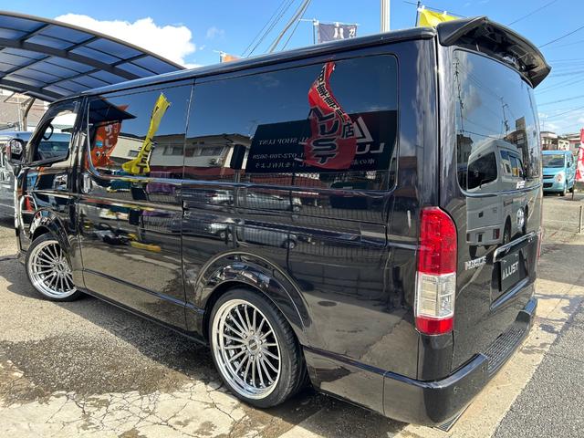 ハイエースバン スーパーGL ダークプライムII 令和3年式・61000km・新品ホイール・EF-19・バッドパネル・ローダウン・フロントスポイラー・シートカバー・7インチナビ・バックカメラ・ETC車載器・車中泊ベッドキット・無償保証(67枚目)