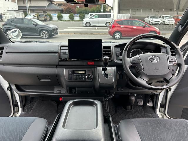 ハイエースバン スーパーＧＬ　ダークプライムＩＩ　カスタムカー・令和２年式・走行距離３４０００ｋｍ・９インチフローティングナビ・フルセグＴＶ・パノラミックビューモニター・ＥＴＣ・バックカメラ・バッドパネル・ボンネット・フロントスポイラー・エアロ（35枚目）