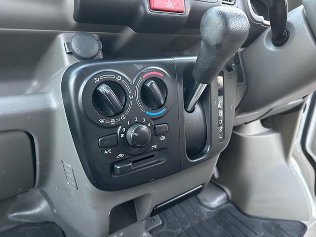 NV100クリッパーバン DX GLセーフティパッケージ 令和1年式・走行距離77000km・キーレスエントリー・事業用登録可・パワーウィンドウ・マニュアルエアコン・マニュアルヒーター・オーバーヘッドシェルフ・助手席エアバック・1ヶ月無償保証・1000km(33枚目)