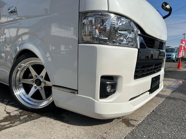 ハイエースバン スーパーＧＬ　ダークプライムＩＩ　カスタムカー・令和５年式・４００００ｋｍ・ＥＳＳＥＸバッドパネル・フロントスポイラー・ファブレスホイール・ローダウン・７インチナビゲーション・フルセグＴＶ・ＥＴＣ・バックカメラ・ベッドキット・車中泊（23枚目）