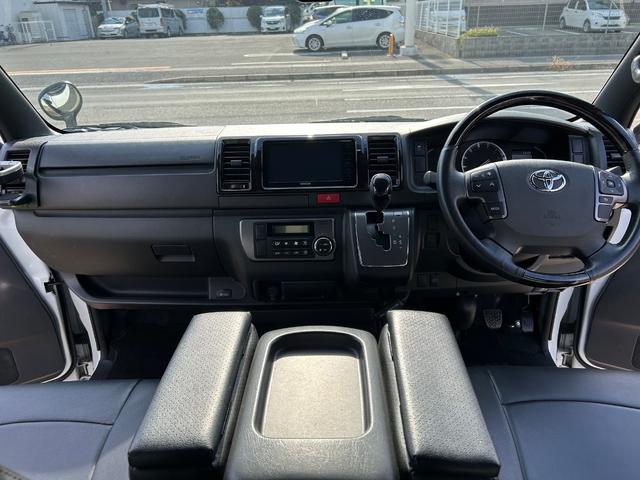 ハイエースバン スーパーＧＬ　ダークプライムＩＩ　カスタムカー・令和５年式・４００００ｋｍ・ＥＳＳＥＸバッドパネル・フロントスポイラー・ファブレスホイール・ローダウン・７インチナビゲーション・フルセグＴＶ・ＥＴＣ・バックカメラ・ベッドキット・車中泊（30枚目）