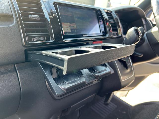 ハイエースバン スーパーＧＬ　ダークプライムＩＩ　カスタムカー・令和５年式・４００００ｋｍ・ＥＳＳＥＸバッドパネル・フロントスポイラー・ファブレスホイール・ローダウン・７インチナビゲーション・フルセグＴＶ・ＥＴＣ・バックカメラ・ベッドキット・車中泊（42枚目）