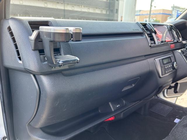 ハイエースバン スーパーＧＬ　ダークプライムＩＩ　カスタムカー・令和５年式・４００００ｋｍ・ＥＳＳＥＸバッドパネル・フロントスポイラー・ファブレスホイール・ローダウン・７インチナビゲーション・フルセグＴＶ・ＥＴＣ・バックカメラ・ベッドキット・車中泊（43枚目）