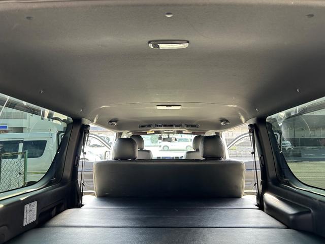 ハイエースバン スーパーＧＬ　ダークプライムＩＩ　カスタムカー・令和５年式・４００００ｋｍ・ＥＳＳＥＸバッドパネル・フロントスポイラー・ファブレスホイール・ローダウン・７インチナビゲーション・フルセグＴＶ・ＥＴＣ・バックカメラ・ベッドキット・車中泊（50枚目）