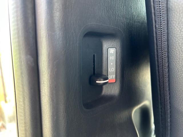 ハイエースバン スーパーＧＬ　ダークプライムＩＩ　カスタムカー・令和５年式・４００００ｋｍ・ＥＳＳＥＸバッドパネル・フロントスポイラー・ファブレスホイール・ローダウン・７インチナビゲーション・フルセグＴＶ・ＥＴＣ・バックカメラ・ベッドキット・車中泊（61枚目）