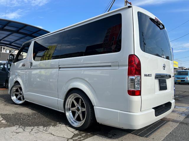 ハイエースバン スーパーＧＬ　ダークプライムＩＩ　カスタムカー・令和５年式・４００００ｋｍ・ＥＳＳＥＸバッドパネル・フロントスポイラー・ファブレスホイール・ローダウン・７インチナビゲーション・フルセグＴＶ・ＥＴＣ・バックカメラ・ベッドキット・車中泊（64枚目）