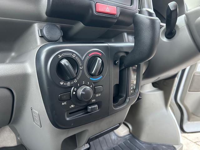 エブリイ ジョイン　平成２９年式・走行距離７２０００ｋｍ・ＥＴＣ車載器・事業用登録可・キーレスエントリー・電動格納式ミラー・パワーウィンドウ・オーバーヘッドシェルフ・アームレスト・分割シート・フルフラット・１ヶ月無償保証（37枚目）