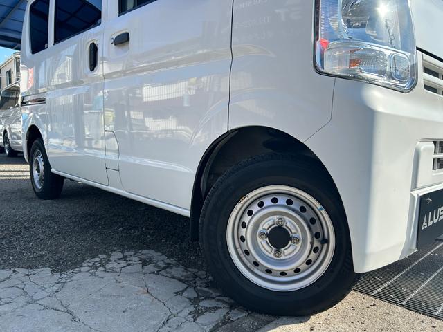 ＮＶ１００クリッパーバン ＤＸ　令和２年式・走行距離２５０００ｋｍ・ルーフキャリア・７インチナビゲーション・Ｂｌｕｅｔｏｏｔｈ・ラジオ・ＡＭ・ＦＭ・マニュアルエアコン・マニュアルヒーター・集中ドアロックキット・フルフラット（15枚目）