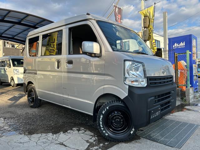 ＮＶ１００クリッパーバン ＤＸ　ＧＬセーフティパッケージ　令和２年式・走行距離８０００ｋｍ・カスタムカー・マットブラック塗装・７インチナビゲーション・Ｂｌｕｅｔｏｏｔｈ・ドライブレコーダー・キーレスエントリー・パワーウィンドウ・電動格納式ミラー・１年保証（7枚目）