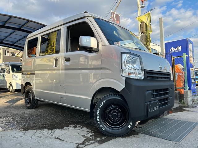 ＮＶ１００クリッパーバン ＤＸ　ＧＬセーフティパッケージ　令和２年式・走行距離８０００ｋｍ・カスタムカー・マットブラック塗装・７インチナビゲーション・Ｂｌｕｅｔｏｏｔｈ・ドライブレコーダー・キーレスエントリー・パワーウィンドウ・電動格納式ミラー・１年保証（9枚目）