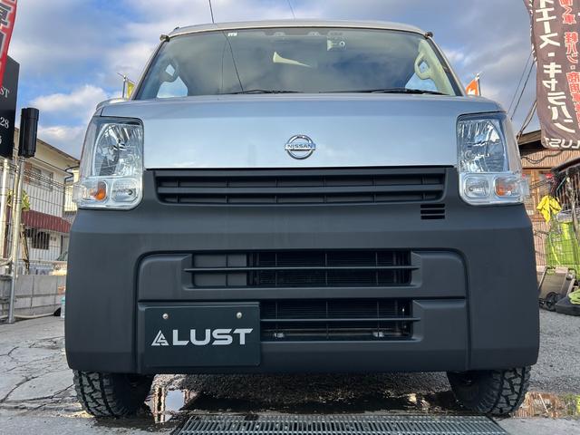 ＮＶ１００クリッパーバン ＤＸ　ＧＬセーフティパッケージ　令和２年式・走行距離８０００ｋｍ・カスタムカー・マットブラック塗装・７インチナビゲーション・Ｂｌｕｅｔｏｏｔｈ・ドライブレコーダー・キーレスエントリー・パワーウィンドウ・電動格納式ミラー・１年保証（24枚目）