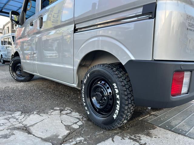 ＮＶ１００クリッパーバン ＤＸ　ＧＬセーフティパッケージ　令和２年式・走行距離８０００ｋｍ・カスタムカー・マットブラック塗装・７インチナビゲーション・Ｂｌｕｅｔｏｏｔｈ・ドライブレコーダー・キーレスエントリー・パワーウィンドウ・電動格納式ミラー・１年保証（61枚目）