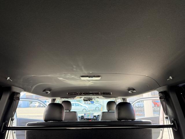 ハイエースバン スーパーＧＬ　ダークプライムＩＩ　カスタムカー・１０インチフローティングナビ・フルセグＴＶ・Ｂｌｕｅｔｏｏｔｈ・ＥＴＣ・ＥＳＳＥＸバッドパネル・フロントスポイラー・オーバーフェンダー・ローダウン・ホイール・タイヤ・車中泊ベッドキット（55枚目）