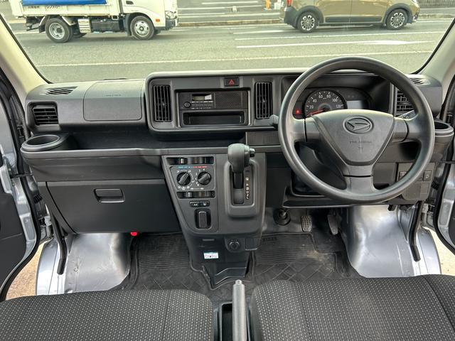 ハイゼットカーゴ ＤＸ　ＳＡＩＩＩ　令和２年・９４０００ＫＭ・事業登録可・パワステ・パワーウィンドウ・キーレス・助手席エアバック・純正ラジオ・ＡＭ・ＦＭ・マニュアルエアコン・クーラー・両側スライドドア・１カ月無償保証・１０００Ｋｍ（29枚目）