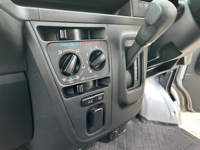 ハイゼットカーゴ ＤＸ　ＳＡＩＩＩ　令和２年・９４０００ＫＭ・事業登録可・パワステ・パワーウィンドウ・キーレス・助手席エアバック・純正ラジオ・ＡＭ・ＦＭ・マニュアルエアコン・クーラー・両側スライドドア・１カ月無償保証・１０００Ｋｍ（33枚目）