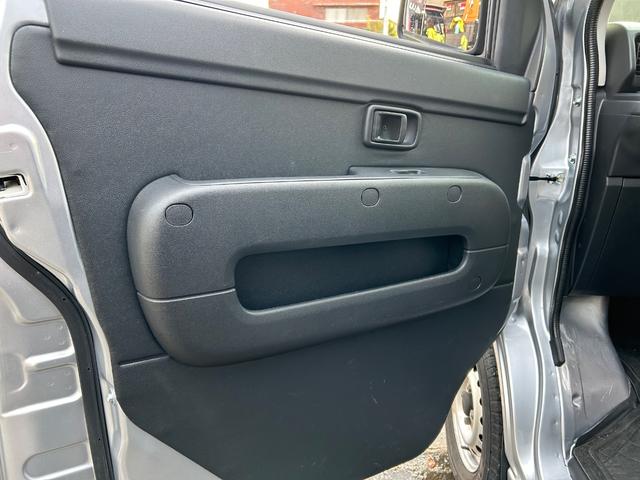 ハイゼットカーゴ ＤＸ　ＳＡＩＩＩ　令和２年・９４０００ＫＭ・事業登録可・パワステ・パワーウィンドウ・キーレス・助手席エアバック・純正ラジオ・ＡＭ・ＦＭ・マニュアルエアコン・クーラー・両側スライドドア・１カ月無償保証・１０００Ｋｍ（36枚目）