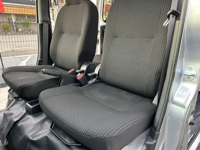 ハイゼットカーゴ ＤＸ　ＳＡＩＩＩ　令和２年・９４０００ＫＭ・事業登録可・パワステ・パワーウィンドウ・キーレス・助手席エアバック・純正ラジオ・ＡＭ・ＦＭ・マニュアルエアコン・クーラー・両側スライドドア・１カ月無償保証・１０００Ｋｍ（39枚目）