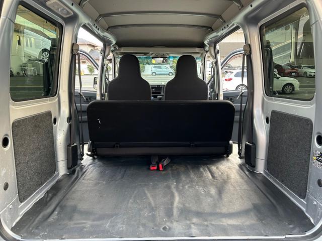 ハイゼットカーゴ ＤＸ　ＳＡＩＩＩ　令和２年・９４０００ＫＭ・事業登録可・パワステ・パワーウィンドウ・キーレス・助手席エアバック・純正ラジオ・ＡＭ・ＦＭ・マニュアルエアコン・クーラー・両側スライドドア・１カ月無償保証・１０００Ｋｍ（42枚目）