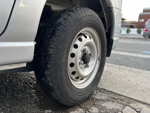 ハイゼットカーゴ ＤＸ　ＳＡＩＩＩ　令和２年・９４０００ＫＭ・事業登録可・パワステ・パワーウィンドウ・キーレス・助手席エアバック・純正ラジオ・ＡＭ・ＦＭ・マニュアルエアコン・クーラー・両側スライドドア・１カ月無償保証・１０００Ｋｍ（67枚目）