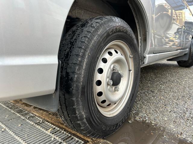 ハイゼットカーゴ ＤＸ　ＳＡＩＩＩ　令和２年・９４０００ＫＭ・事業登録可・パワステ・パワーウィンドウ・キーレス・助手席エアバック・純正ラジオ・ＡＭ・ＦＭ・マニュアルエアコン・クーラー・両側スライドドア・１カ月無償保証・１０００Ｋｍ（68枚目）