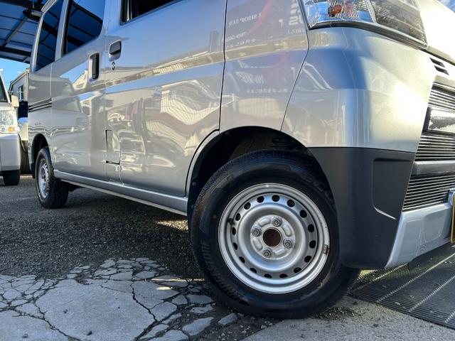 ハイゼットカーゴ ＤＸ　ＳＡＩＩＩ　令和２年式・走行距離９００００ｋｍ・キーレス・パワーウィンドウ・オーバーヘッドシェルフ・パワステ・エアバック・マニュアルエアコン・マニュアルヒーター・ＬＥＤヘッドライト・１カ月無償保証・１０００ｋｍ（14枚目）