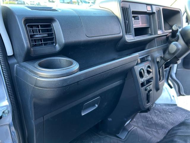 ハイゼットカーゴ ＤＸ　ＳＡＩＩＩ　令和２年式・走行距離９００００ｋｍ・キーレス・パワーウィンドウ・オーバーヘッドシェルフ・パワステ・エアバック・マニュアルエアコン・マニュアルヒーター・ＬＥＤヘッドライト・１カ月無償保証・１０００ｋｍ（28枚目）