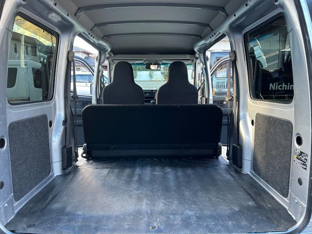 ハイゼットカーゴ ＤＸ　ＳＡＩＩＩ　令和２年式・走行距離９００００ｋｍ・キーレス・パワーウィンドウ・オーバーヘッドシェルフ・パワステ・エアバック・マニュアルエアコン・マニュアルヒーター・ＬＥＤヘッドライト・１カ月無償保証・１０００ｋｍ（37枚目）