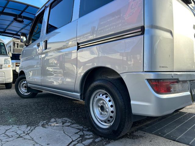 ハイゼットカーゴ ＤＸ　ＳＡＩＩＩ　令和２年式・走行距離９００００ｋｍ・キーレス・パワーウィンドウ・オーバーヘッドシェルフ・パワステ・エアバック・マニュアルエアコン・マニュアルヒーター・ＬＥＤヘッドライト・１カ月無償保証・１０００ｋｍ（52枚目）