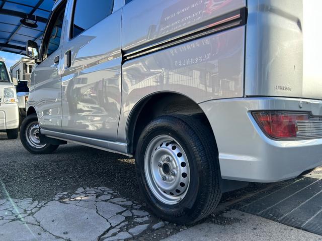 ハイゼットカーゴ ＤＸ　ＳＡＩＩＩ　令和２年式・走行距離９００００ｋｍ・キーレス・パワーウィンドウ・オーバーヘッドシェルフ・パワステ・エアバック・マニュアルエアコン・マニュアルヒーター・ＬＥＤヘッドライト・１カ月無償保証・１０００ｋｍ（56枚目）