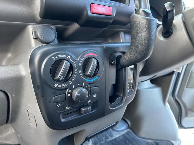 ＮＶ１００クリッパーバン ＤＸ　セーフティパッケージ　令和２年式・走行距離６４０００ＫＭ・事業登録可・ハイルーフ・パワステ・マニュアルエアコン・クーラー・助手席エアバック・純正ラジオ・ＡＭ・ＦＭ・５ＡＧＳ車・両側スライドドア・１カ月無償保証・１０００Ｋｍ（33枚目）